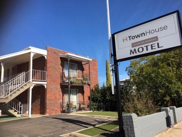 Town House Motor Inn Horsham Esterno foto